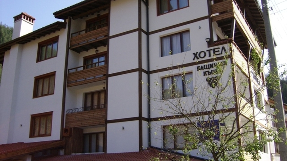 Хотел "Бащината Къща"