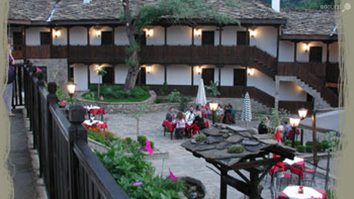 Семеен хотел "Фенерите"