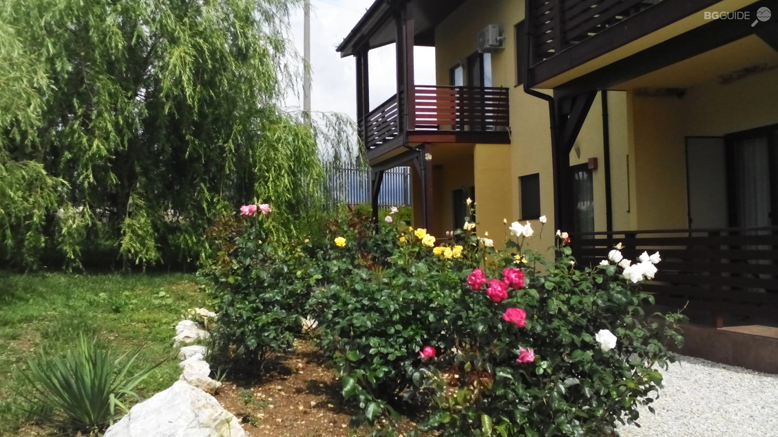 Комплекс „Имението при дъба"