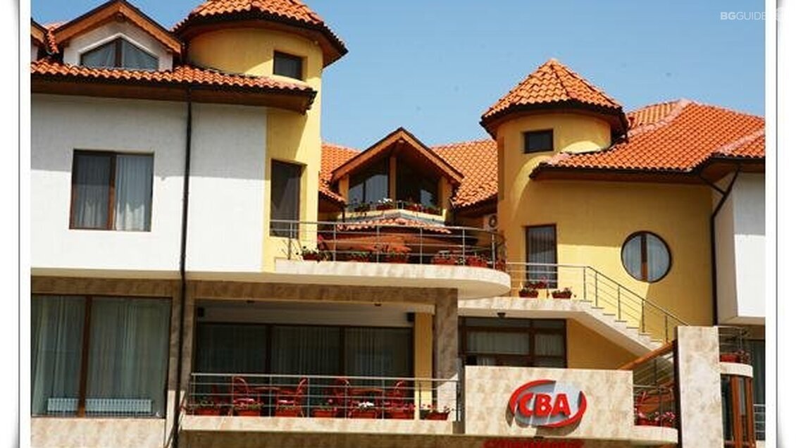 Хотелски комплекс "Куин"