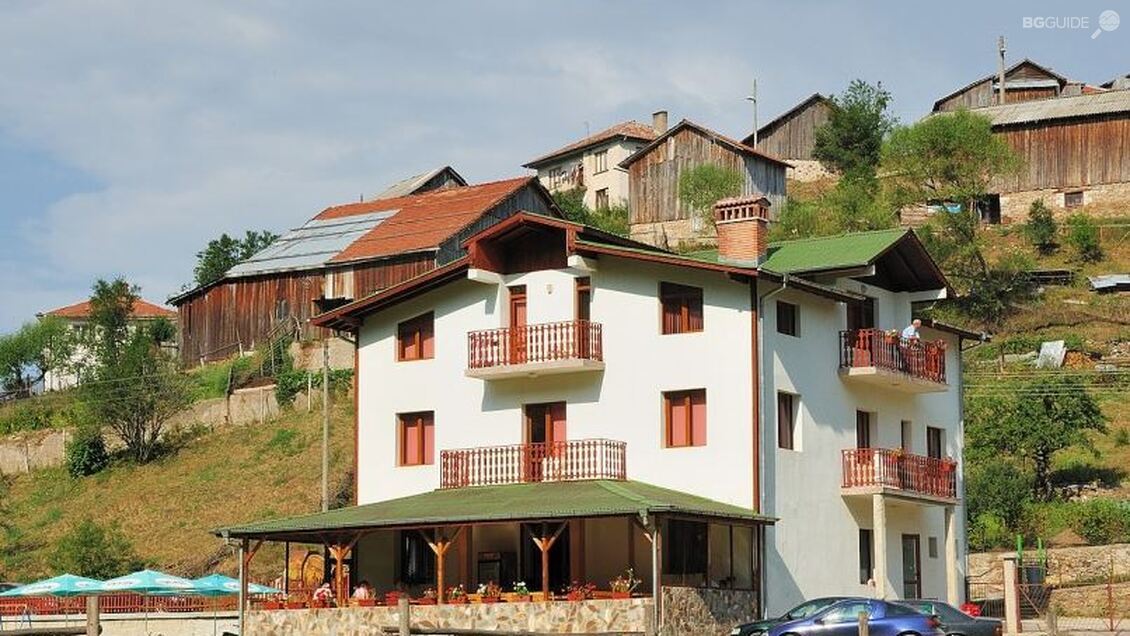 Семеен хотел "Спас и Мони"