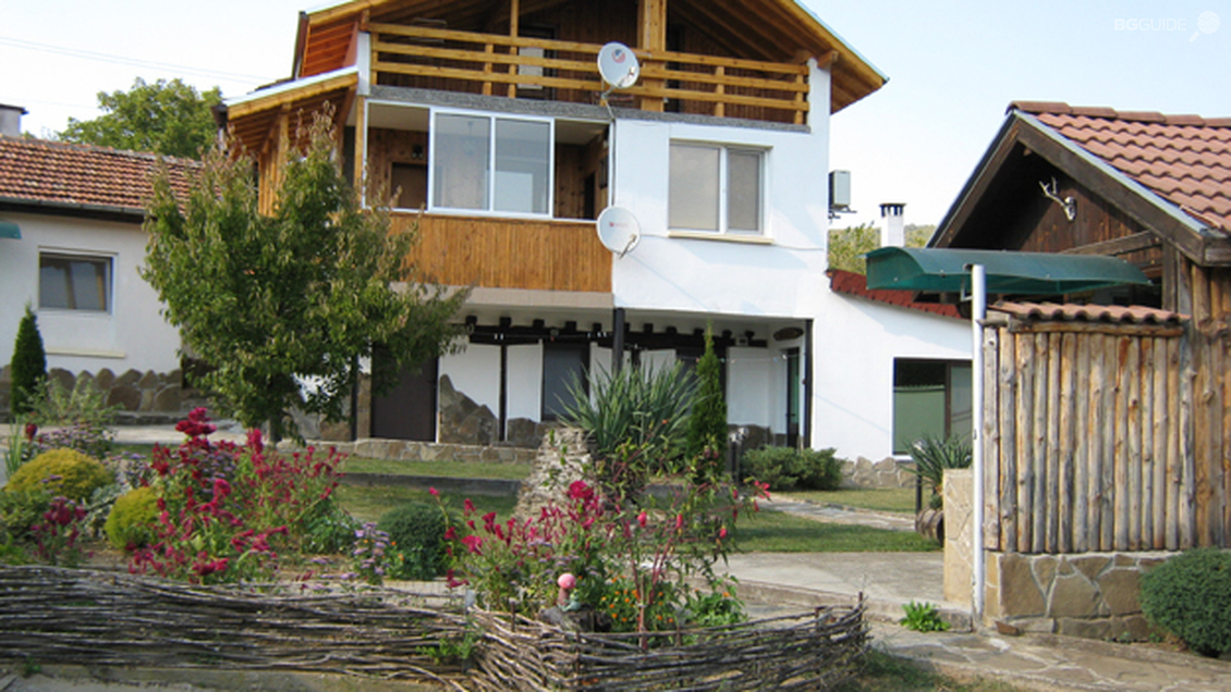 Къща за гости "Зора" - Ловеч