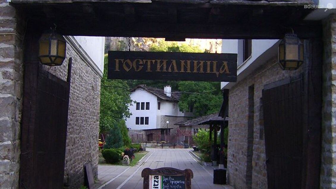 Гостилница "Дряновски манастир"