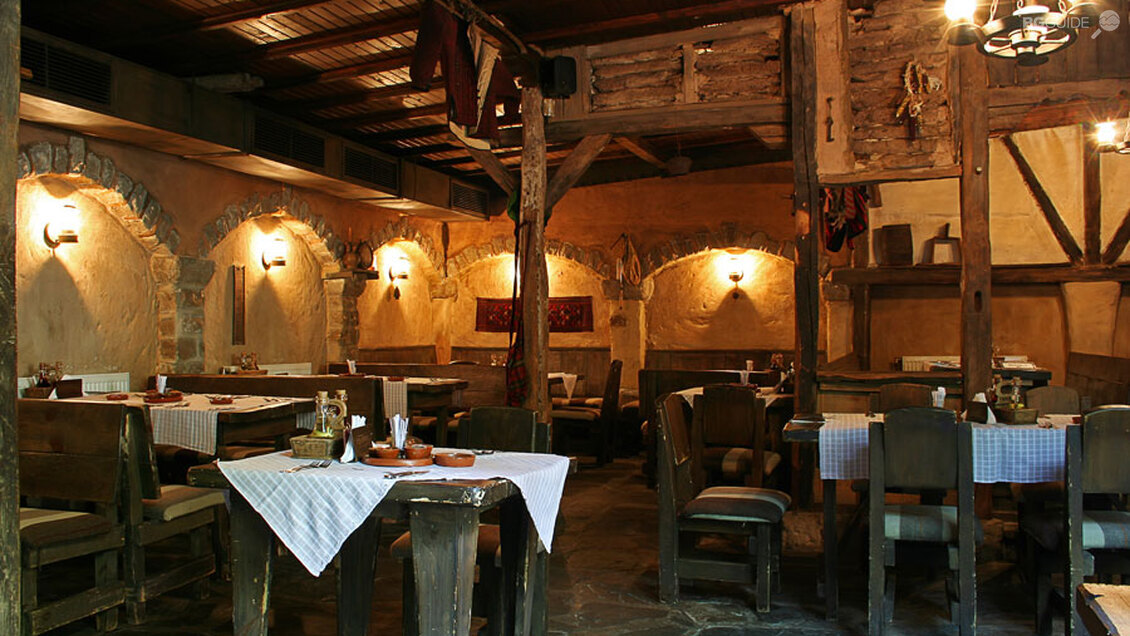 Ресторант Под Липите