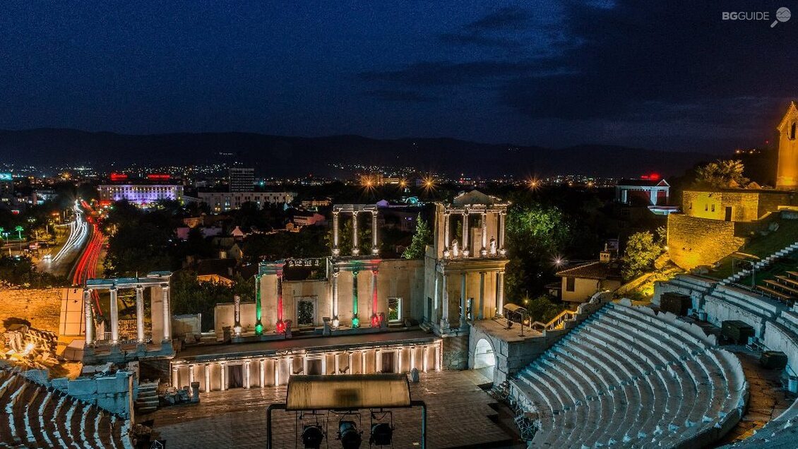 Античен театър