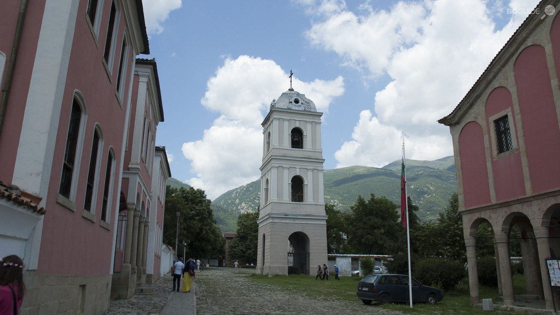 Църква "Св. Николай" - Карлово