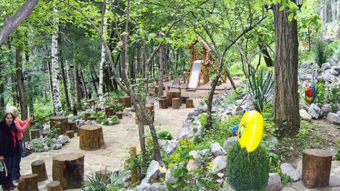 Увеселителен парк "ПРИКАЗКАТА"