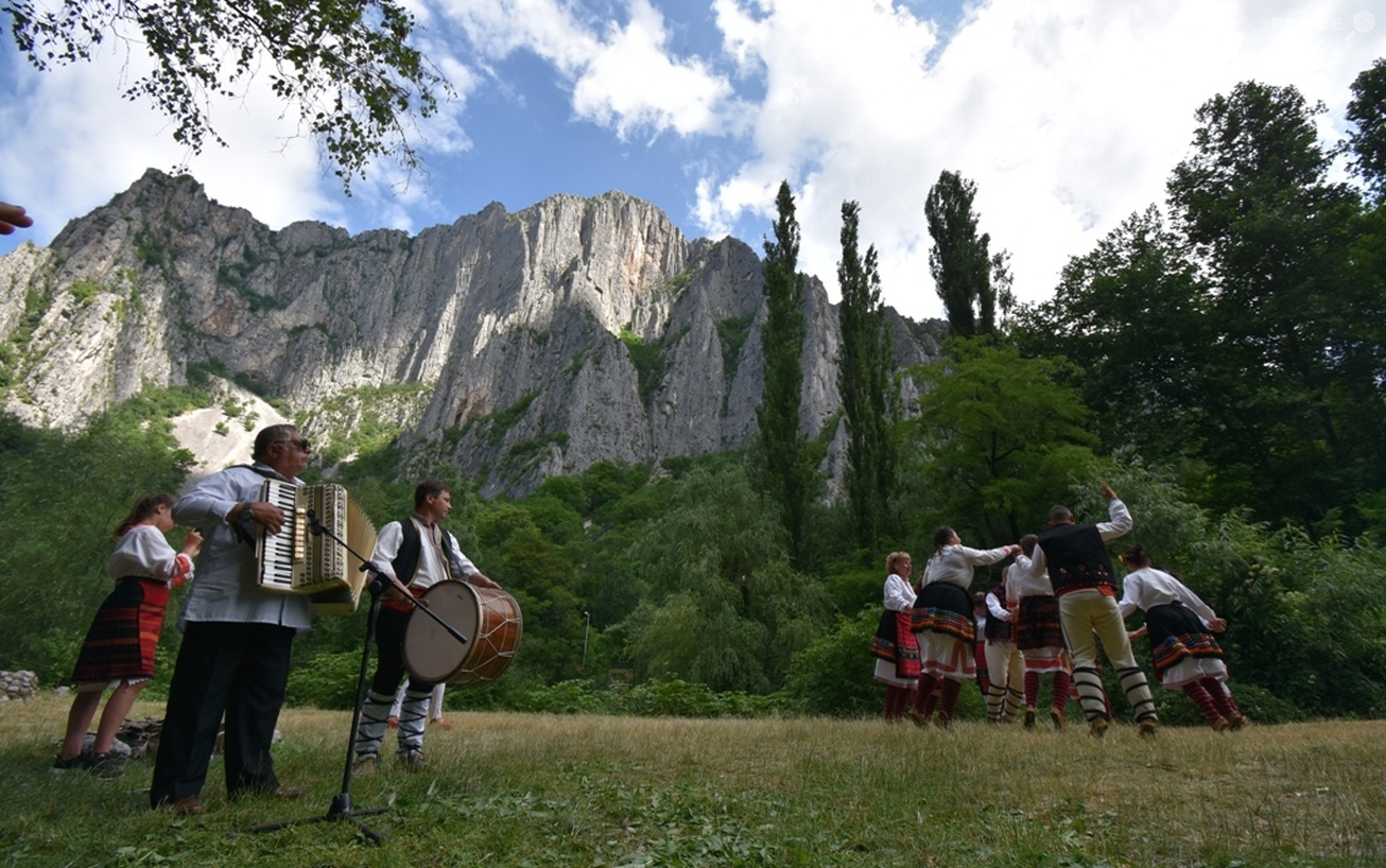 ques-tour-festival_1306x818_crop_4a9ff2e9f7