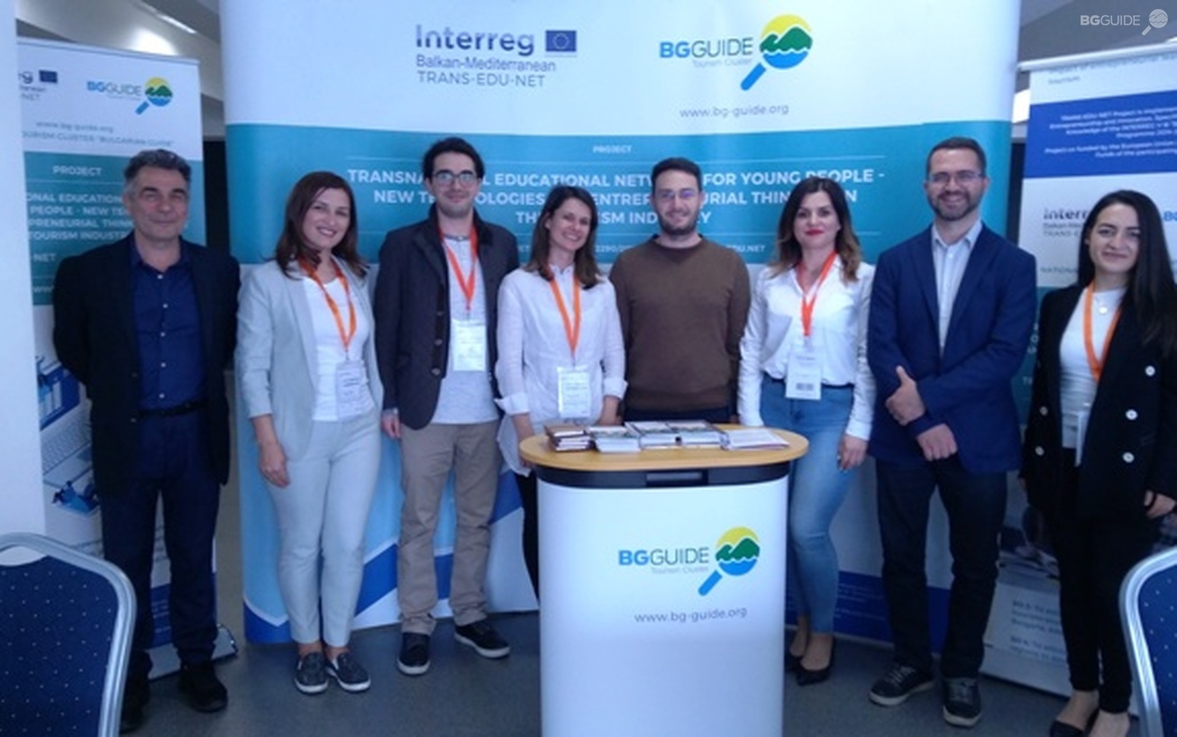 travel-career-2019_1306x818_crop_4db18a4c9a