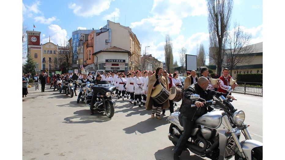 haidushka-sofra_932x524_pad_af84b25e61